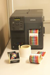 Étiquettes sur-mesure pour imprimante jet d'encre couleur - Agis Étiquette